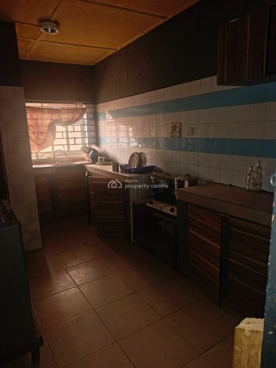 Block of Flat, Iyana-church, Ibadan., Ibadan, Oyo, Flat / Apartment for Sale