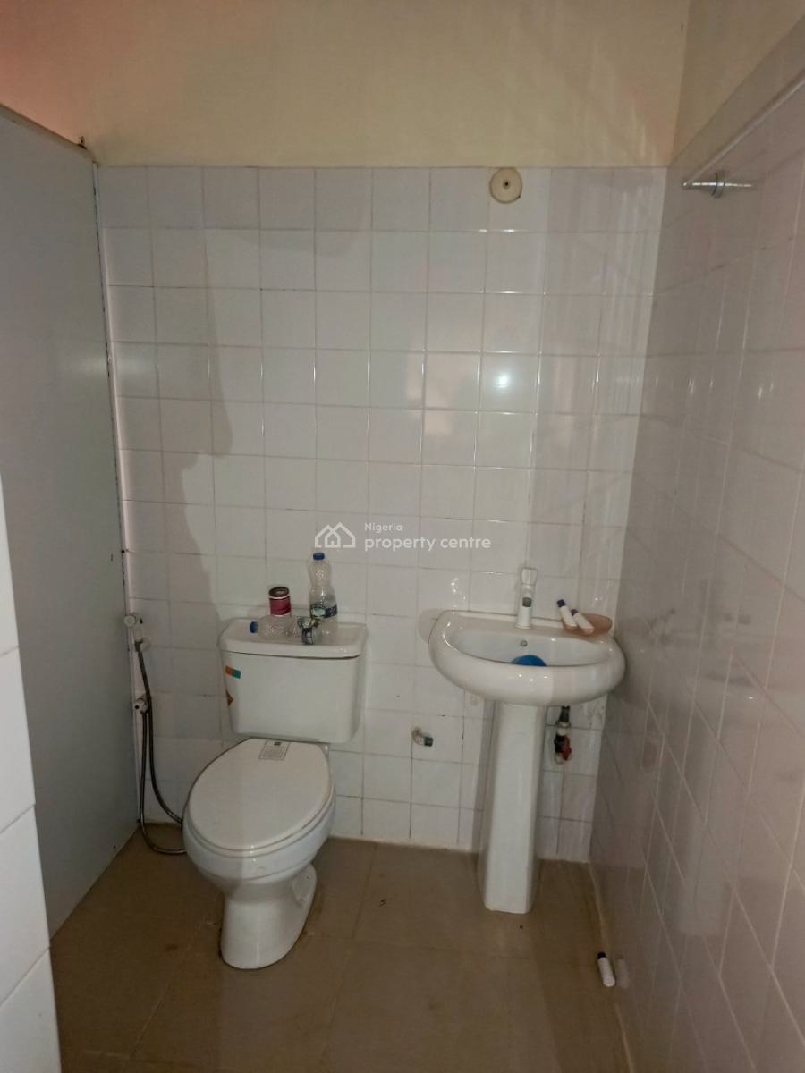 Block of Flat, Iyana-church, Ibadan., Ibadan, Oyo, Flat / Apartment for Sale