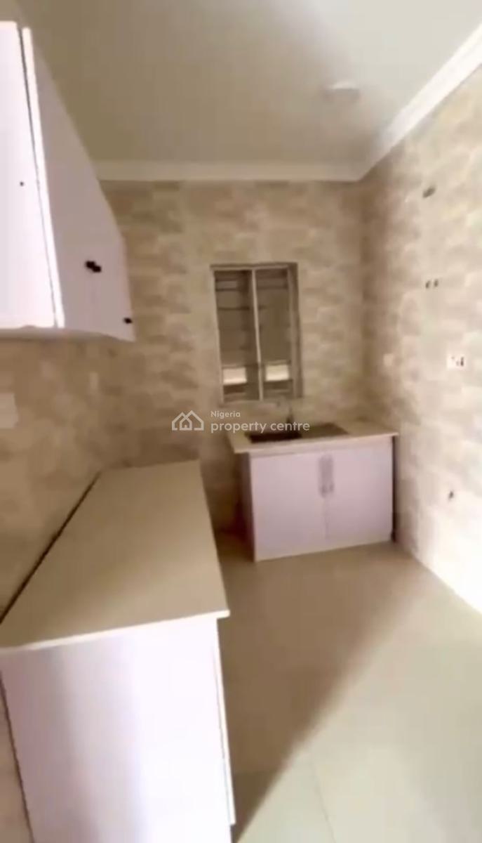 a Standard, Clean, Massive 2 Bedroom Flat, Ikate Elegushi, Lekki, Lagos, Flat / Apartment for Rent