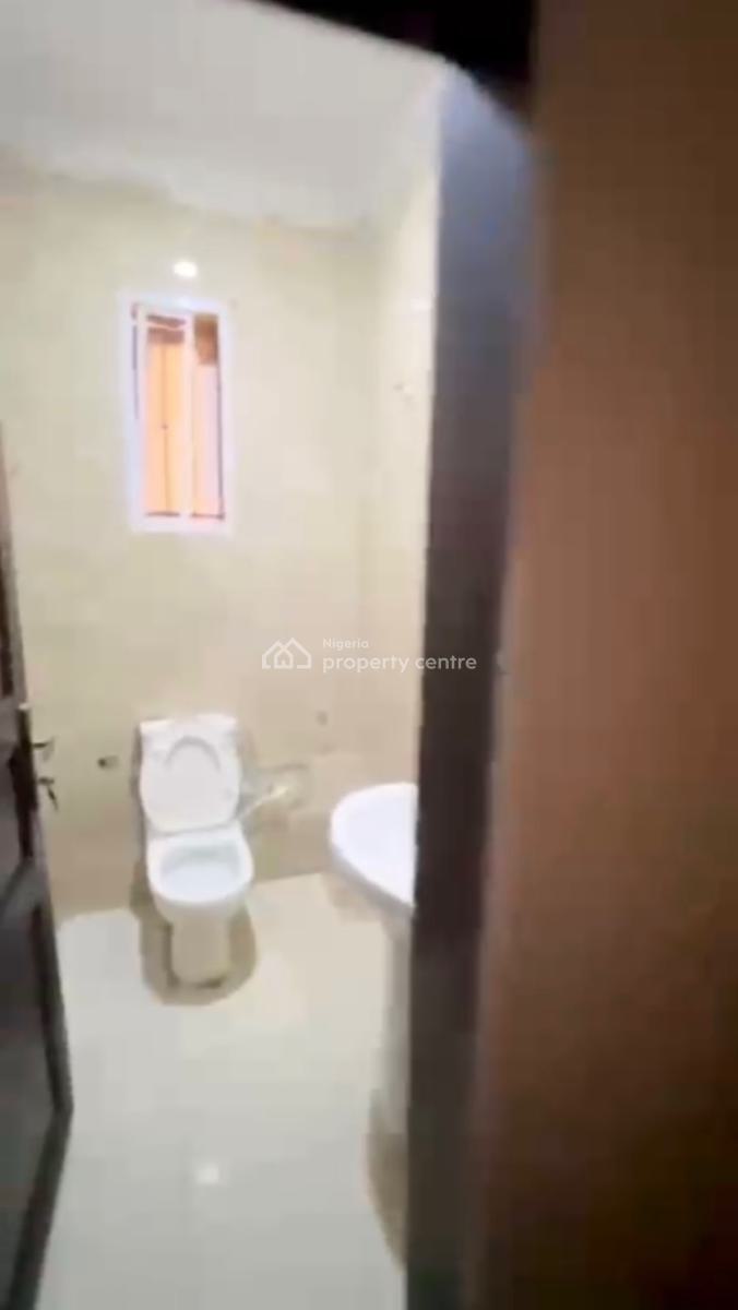 a Standard, Clean, Massive 2 Bedroom Flat, Ikate Elegushi, Lekki, Lagos, Flat / Apartment for Rent