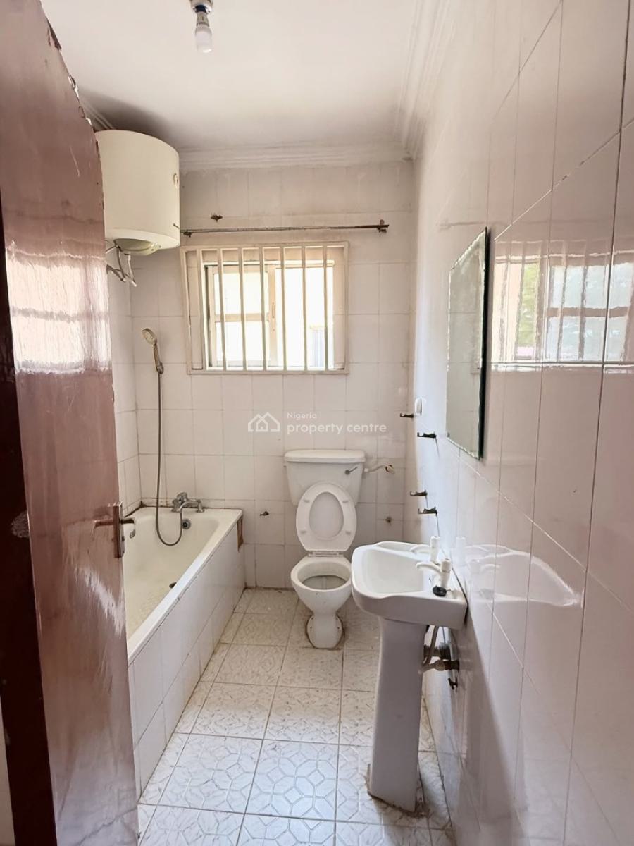 Spacious 3 Bedroom Bungalow, Gwarimpa Main (3rd Avenue), Gwarinpa, Abuja, House for Rent