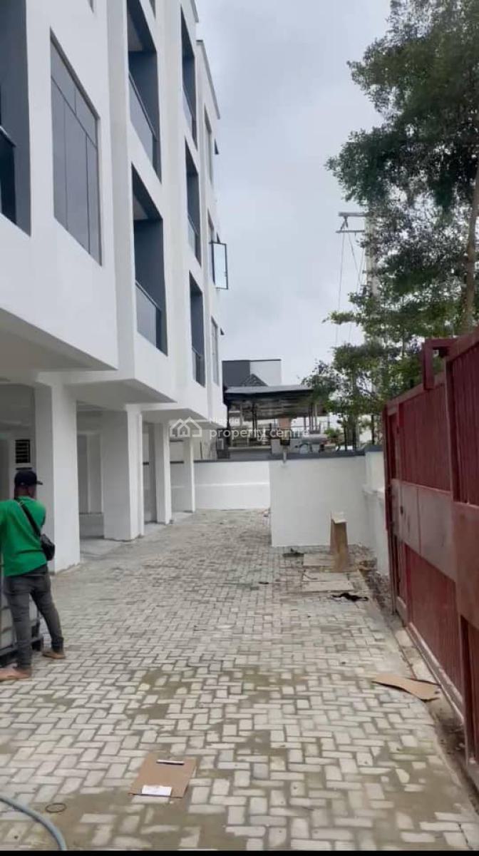 an Exquisite Block of Flats, Ologolo, Lekki, Lagos, Nigeria, Ologolo, Lekki, Lagos, Flat / Apartment for Sale