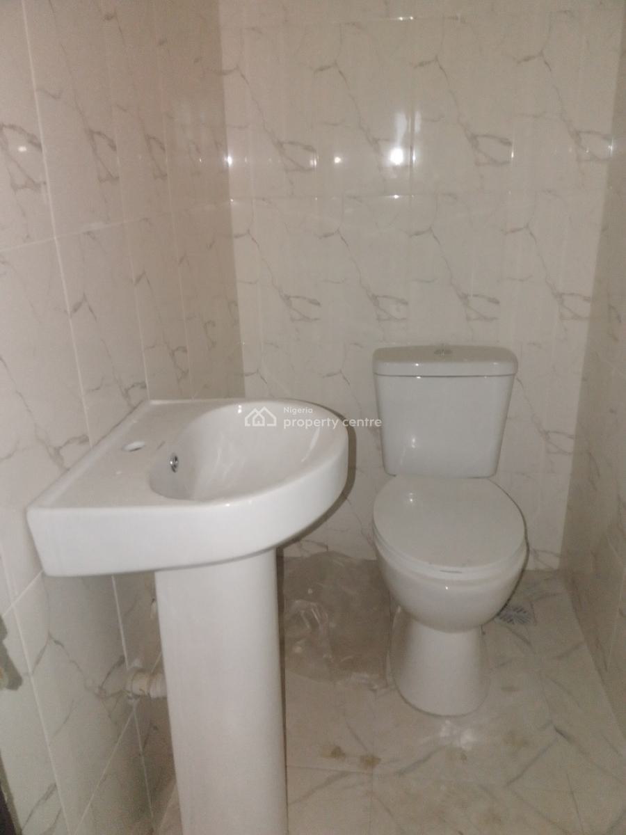 Well Renovated 3 Bedroom Flat.., Green Wood Estate...., Abijo, Lekki, Lagos, Flat / Apartment for Rent