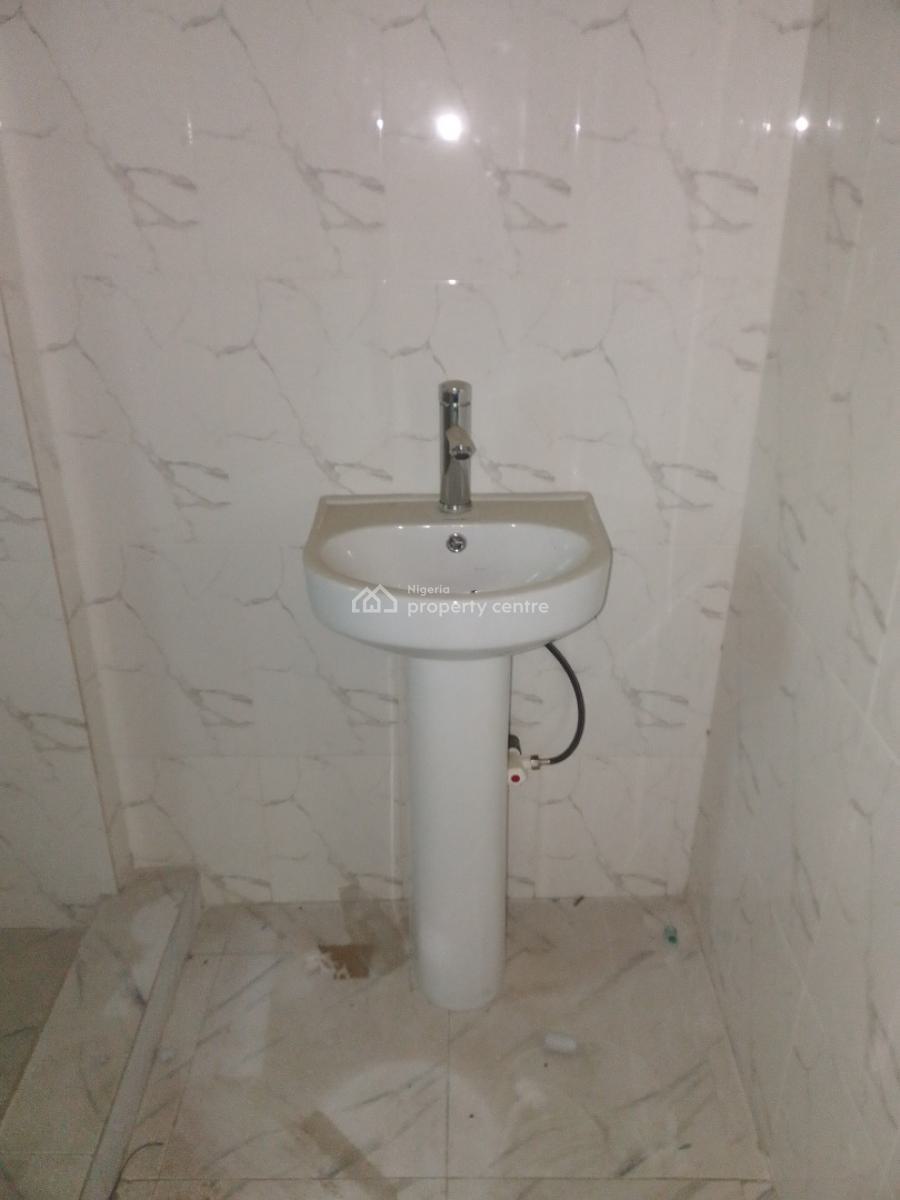 Well Renovated 3 Bedroom Flat.., Green Wood Estate...., Abijo, Lekki, Lagos, Flat / Apartment for Rent