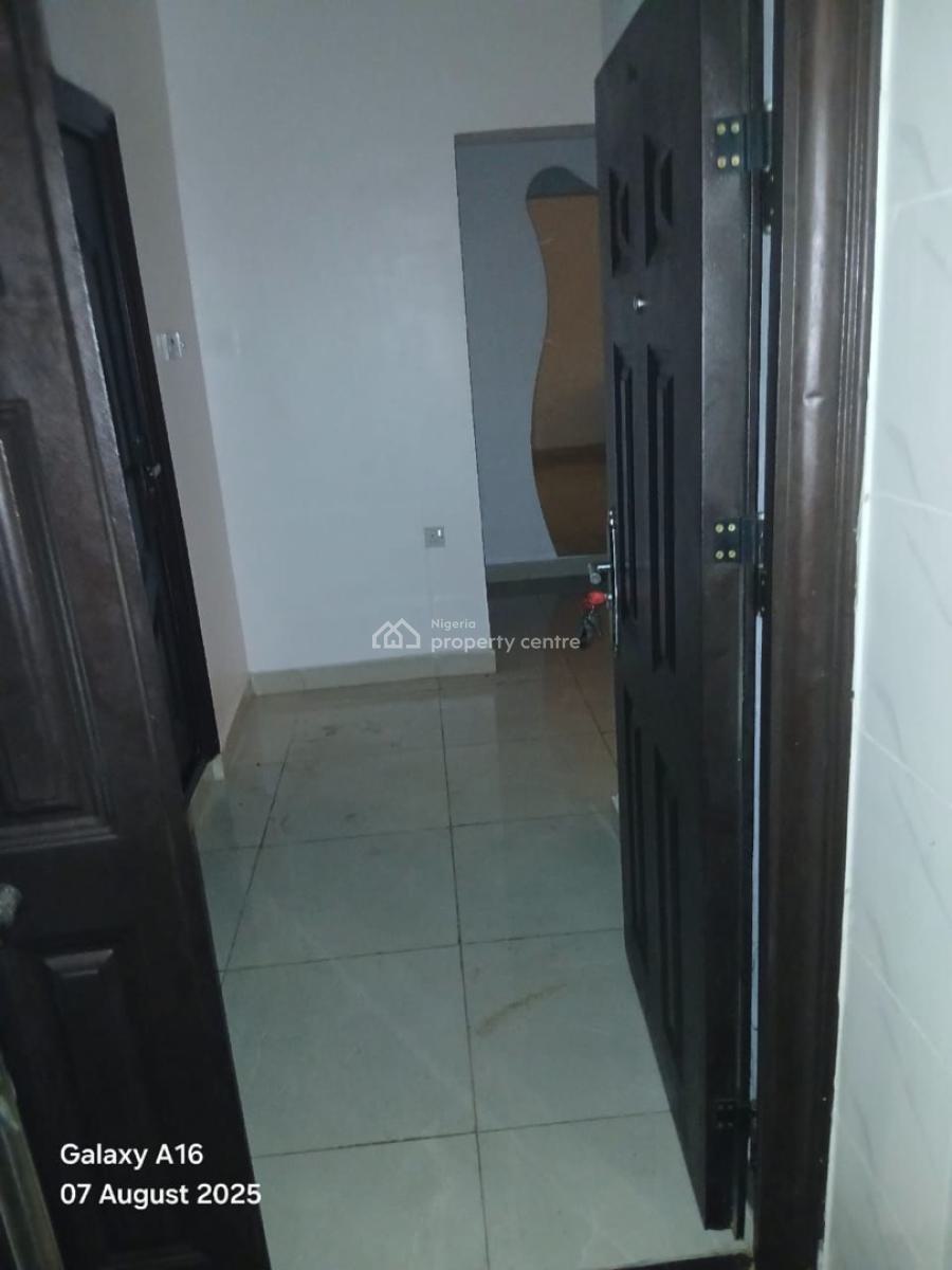 Two Bedroom Flat, Herbert Marcauley Way, Yaba, Lagos, Flat / Apartment for Rent