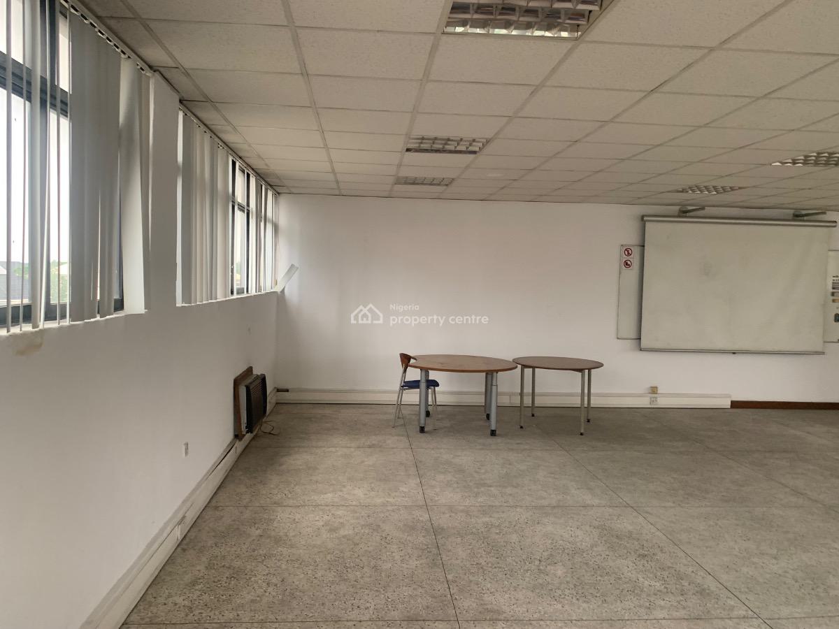 360sqm Office Space, Obanikoro, Shomolu, Lagos, Office Space for Rent