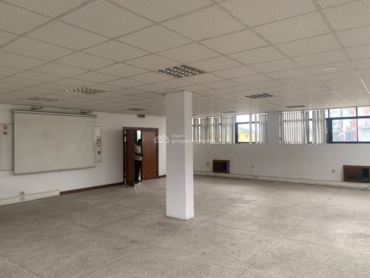 360sqm Office Space, Obanikoro, Shomolu, Lagos, Office Space for Rent