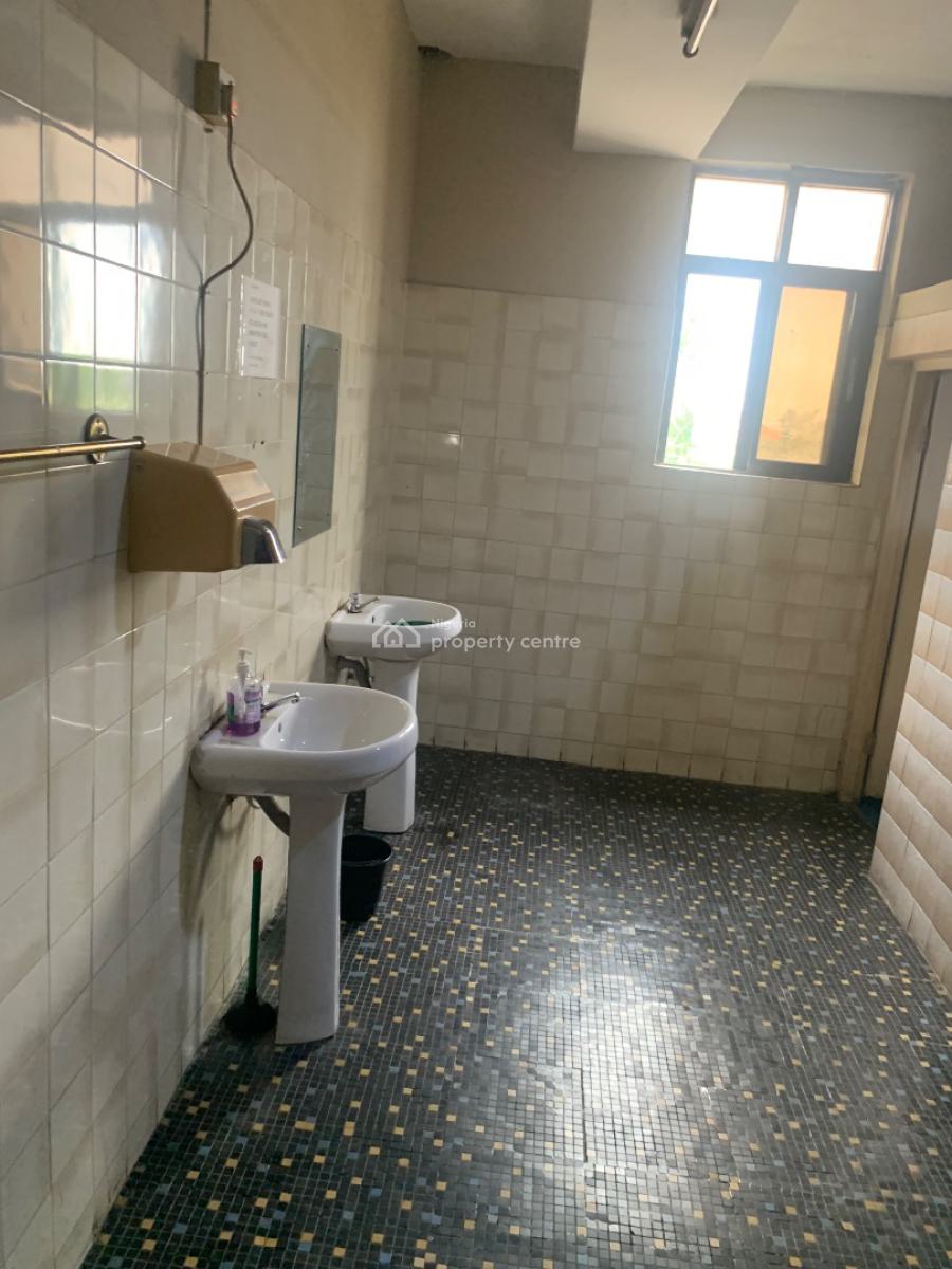 360sqm Office Space, Obanikoro, Shomolu, Lagos, Office Space for Rent