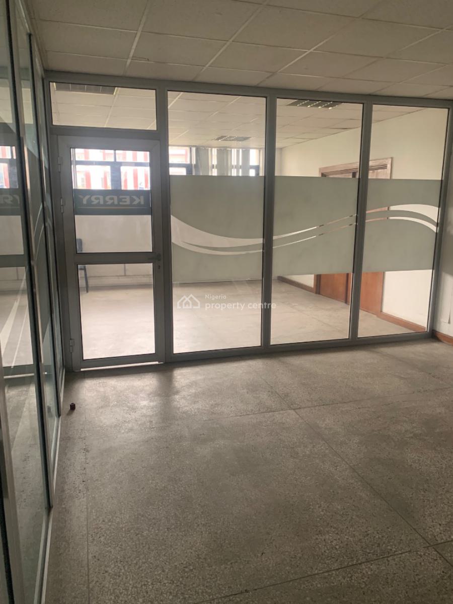 360sqm Office Space, Obanikoro, Shomolu, Lagos, Office Space for Rent
