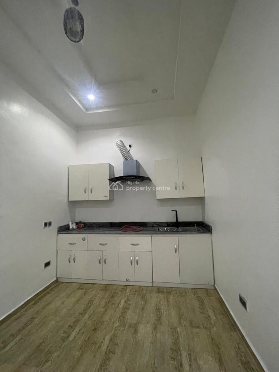 Well Maintained 2 Bedroom Apartment, Ikota, Lekki, Lagos, Flat / Apartment for Rent