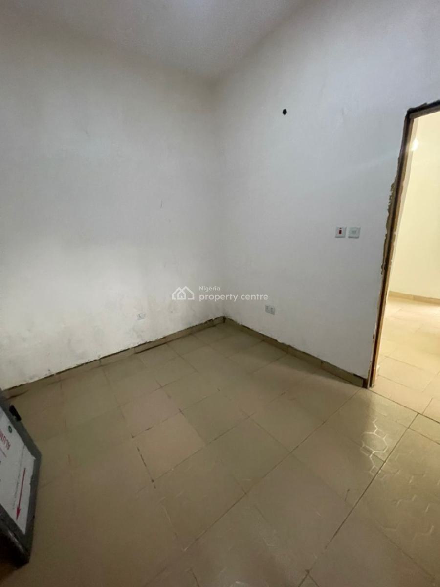 a Decent and Standard Miniflat, Groundfloor with 2toilets and Bath, Off Fola Agoro Road, Yaba, Lagos, Mini Flat (room and Parlour) for Rent