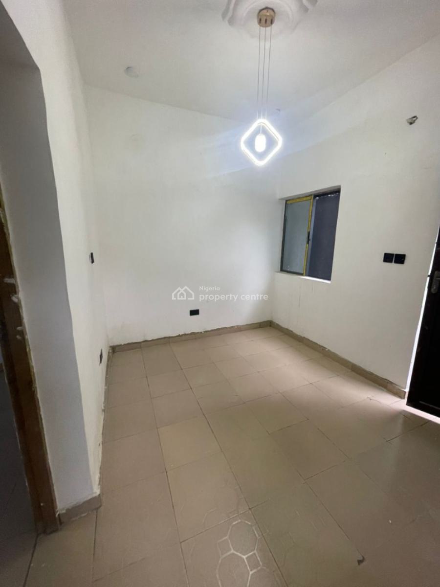 a Decent and Standard Miniflat, Groundfloor with 2toilets and Bath, Off Fola Agoro Road, Yaba, Lagos, Mini Flat (room and Parlour) for Rent