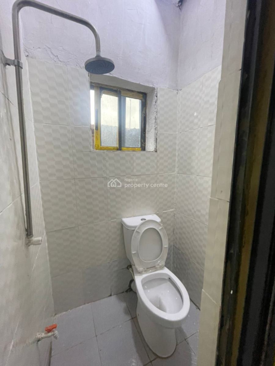 a Decent and Standard Miniflat, Groundfloor with 2toilets and Bath, Off Fola Agoro Road, Yaba, Lagos, Mini Flat (room and Parlour) for Rent
