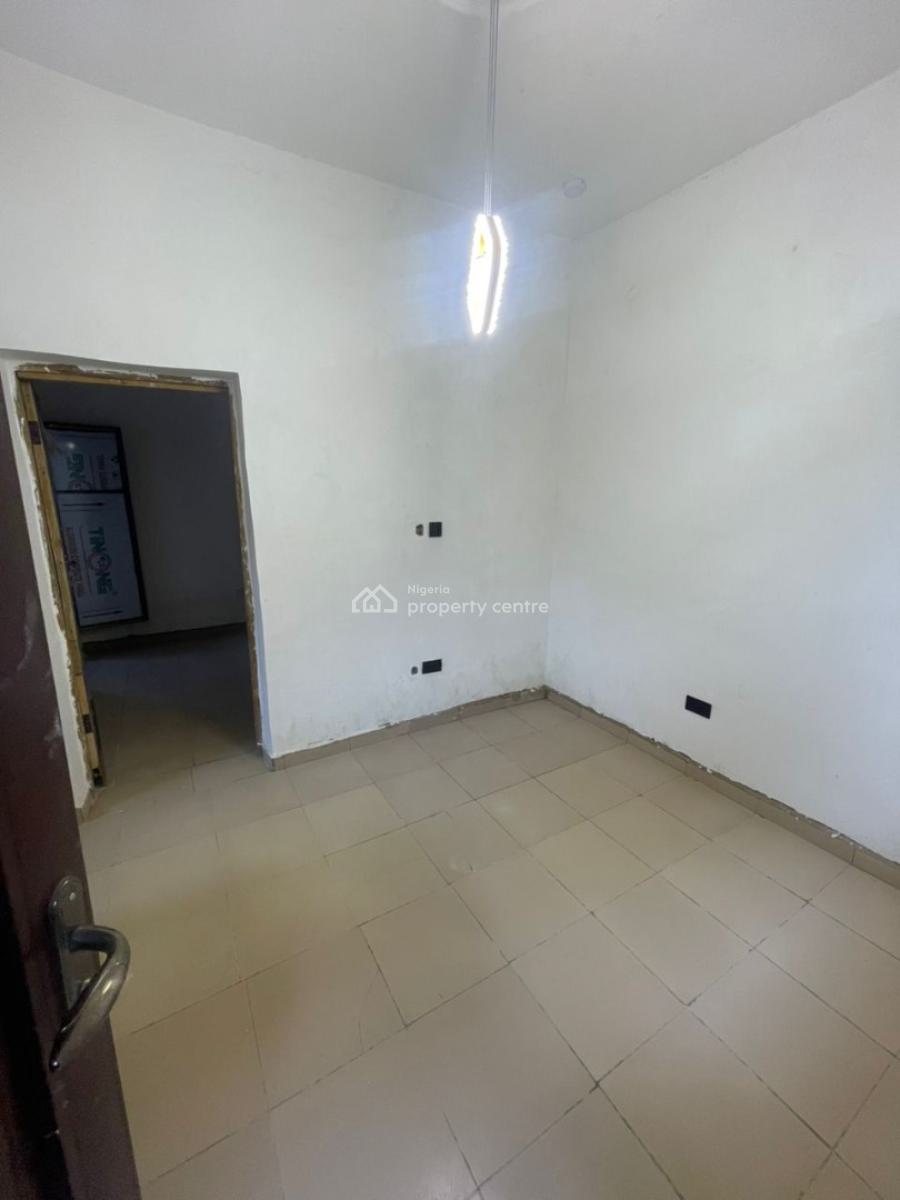 a Decent and Standard Miniflat, Groundfloor with 2toilets and Bath, Off Fola Agoro Road, Yaba, Lagos, Mini Flat (room and Parlour) for Rent
