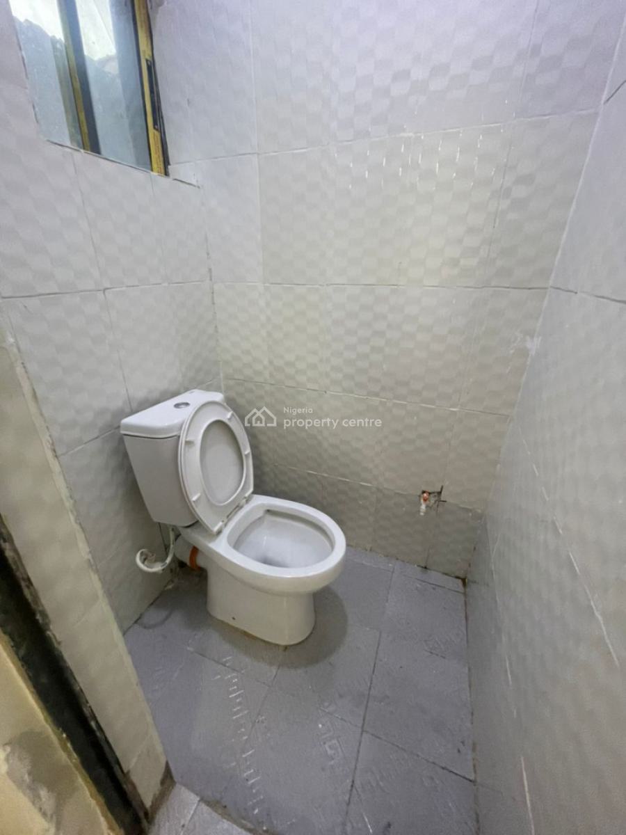 a Decent and Standard Miniflat, Groundfloor with 2toilets and Bath, Off Fola Agoro Road, Yaba, Lagos, Mini Flat (room and Parlour) for Rent