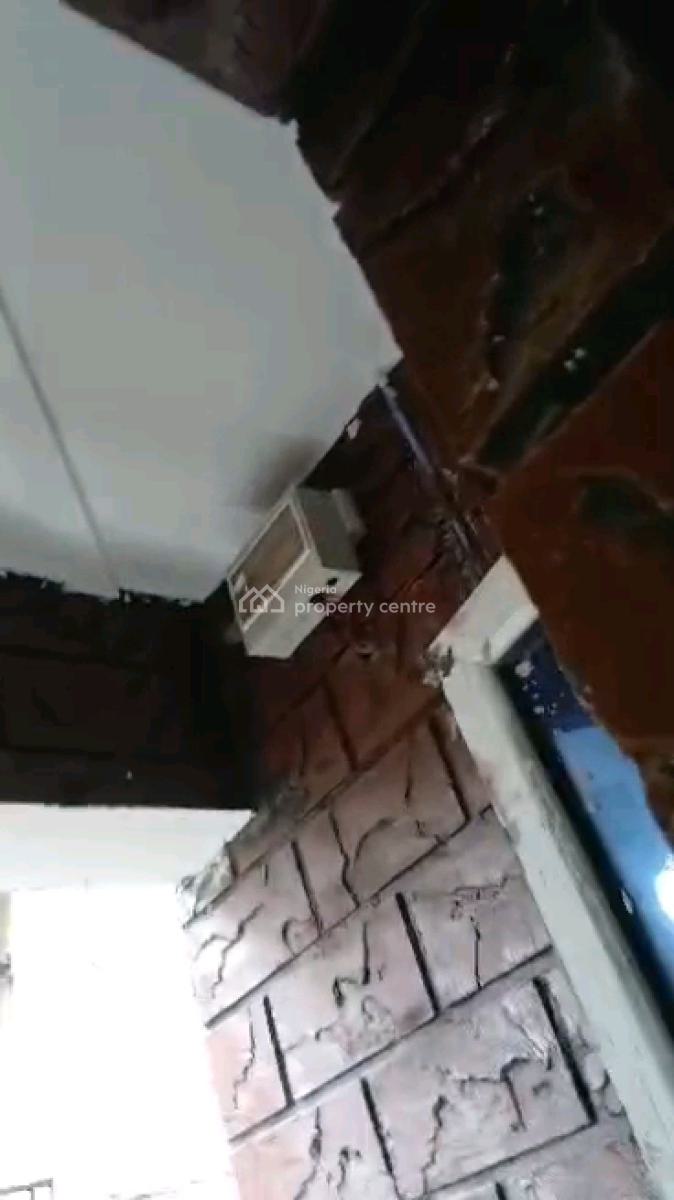 Two Bedroom Flat, Alagomeji, Yaba, Lagos, Flat / Apartment for Rent