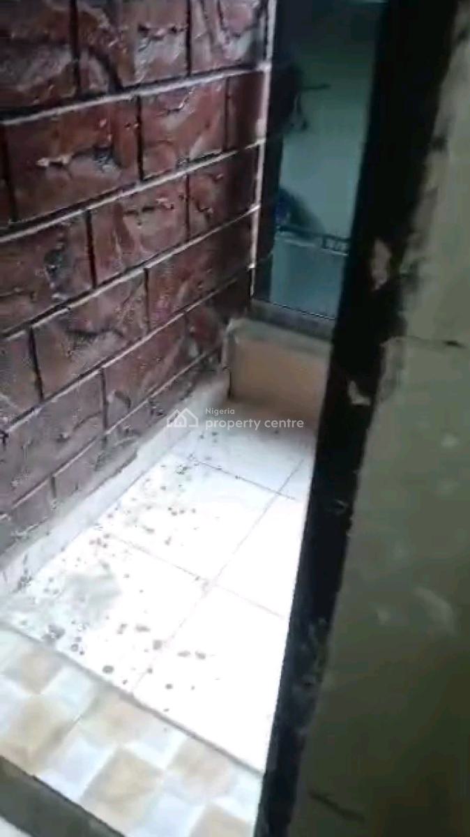 Two Bedroom Flat, Alagomeji, Yaba, Lagos, Flat / Apartment for Rent