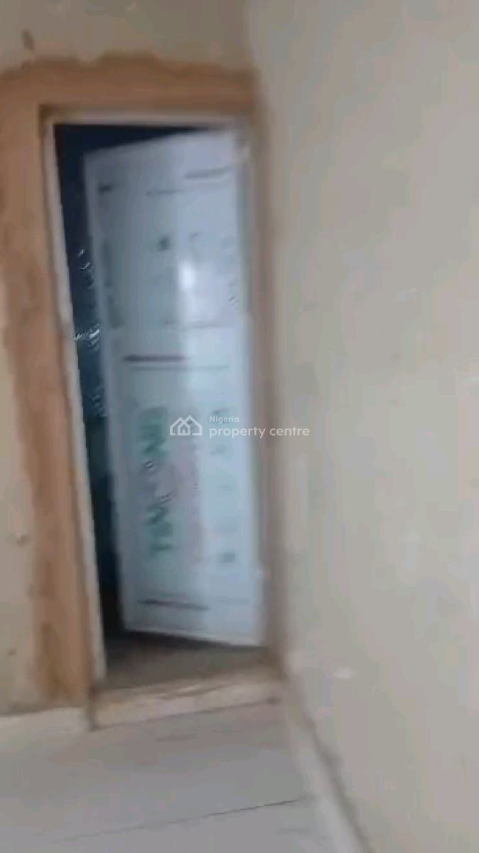 Two Bedroom Flat, Alagomeji, Yaba, Lagos, Flat / Apartment for Rent
