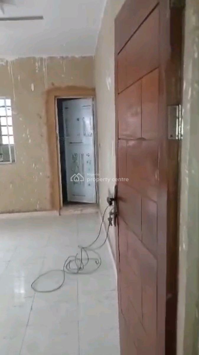 Two Bedroom Flat, Alagomeji, Yaba, Lagos, Flat / Apartment for Rent