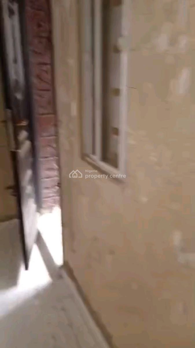 Two Bedroom Flat, Alagomeji, Yaba, Lagos, Flat / Apartment for Rent