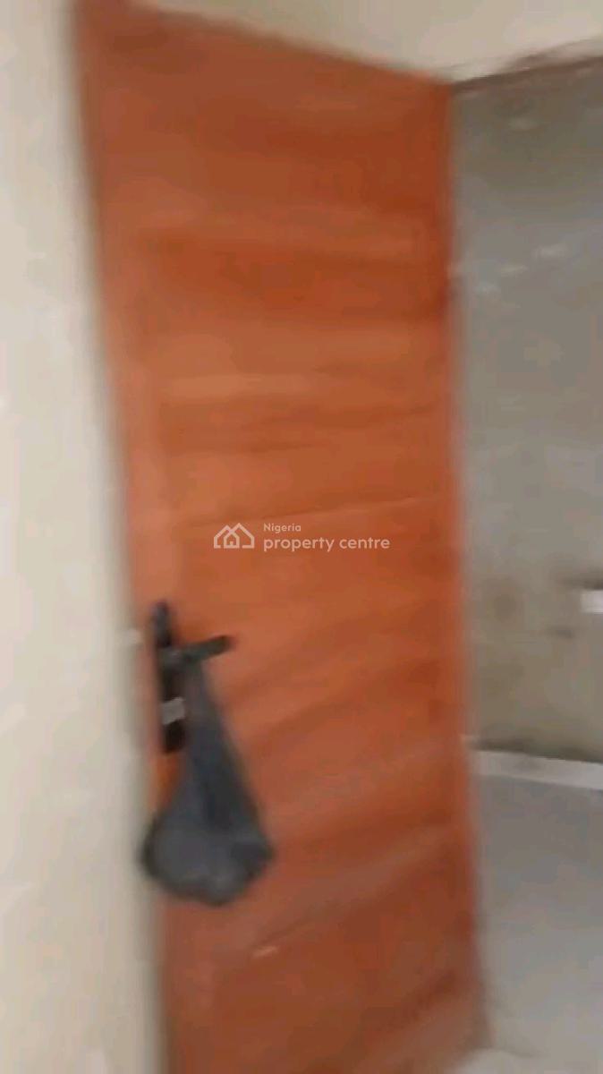 Two Bedroom Flat, Alagomeji, Yaba, Lagos, Flat / Apartment for Rent