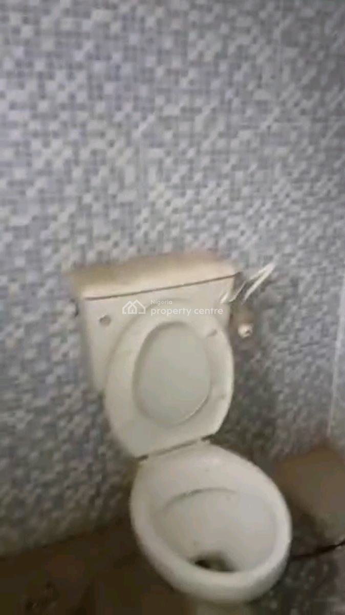 Two Bedroom Flat, Alagomeji, Yaba, Lagos, Flat / Apartment for Rent