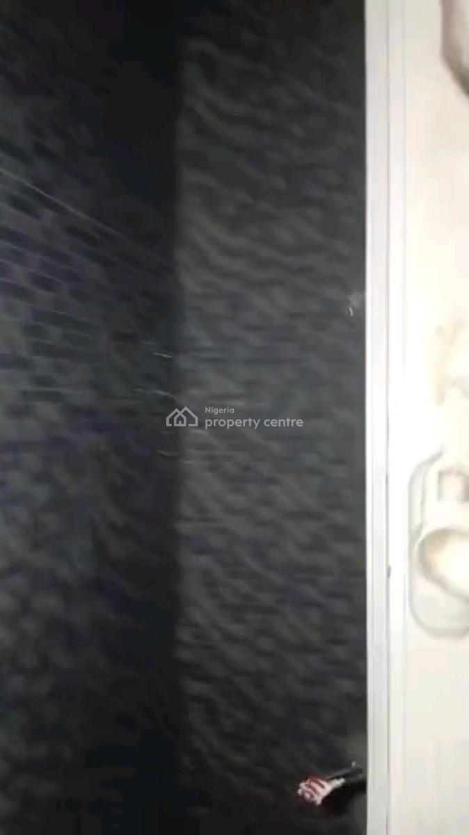 Two Bedroom Flat, Alagomeji, Yaba, Lagos, Flat / Apartment for Rent