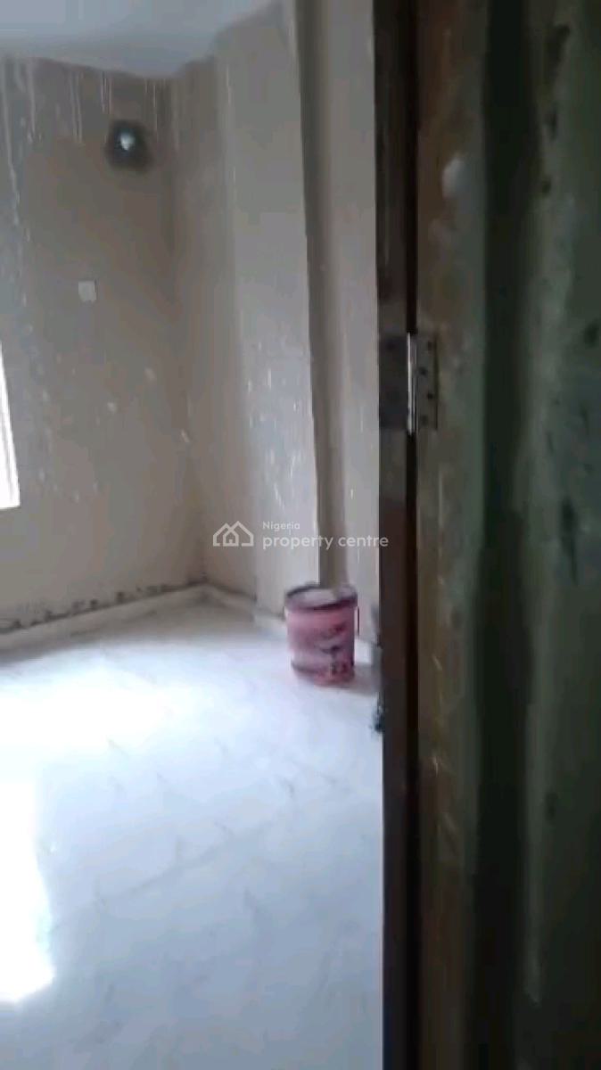 Two Bedroom Flat, Alagomeji, Yaba, Lagos, Flat / Apartment for Rent
