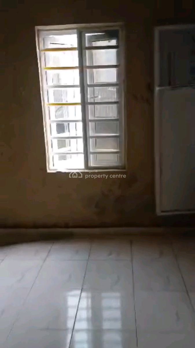 Two Bedroom Flat, Alagomeji, Yaba, Lagos, Flat / Apartment for Rent