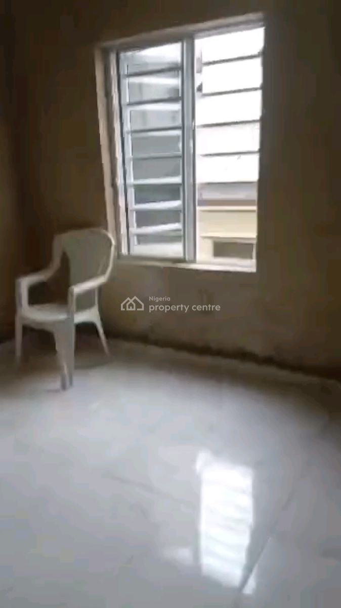 Two Bedroom Flat, Alagomeji, Yaba, Lagos, Flat / Apartment for Rent
