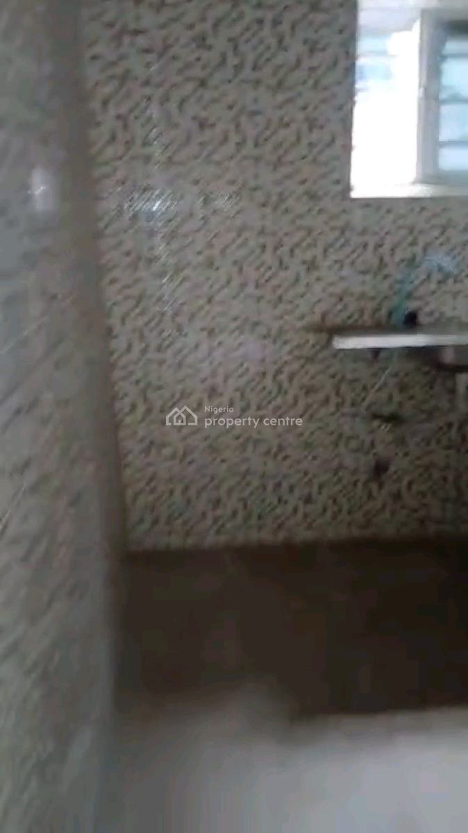 Two Bedroom Flat, Alagomeji, Yaba, Lagos, Flat / Apartment for Rent