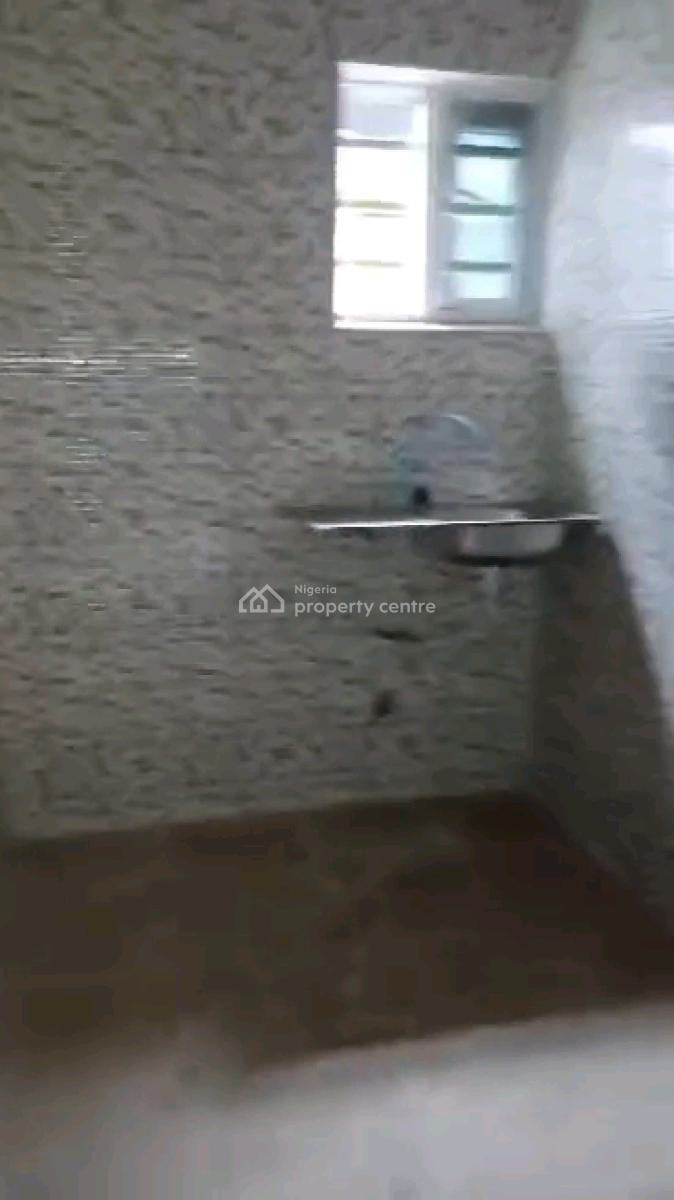 Two Bedroom Flat, Alagomeji, Yaba, Lagos, Flat / Apartment for Rent