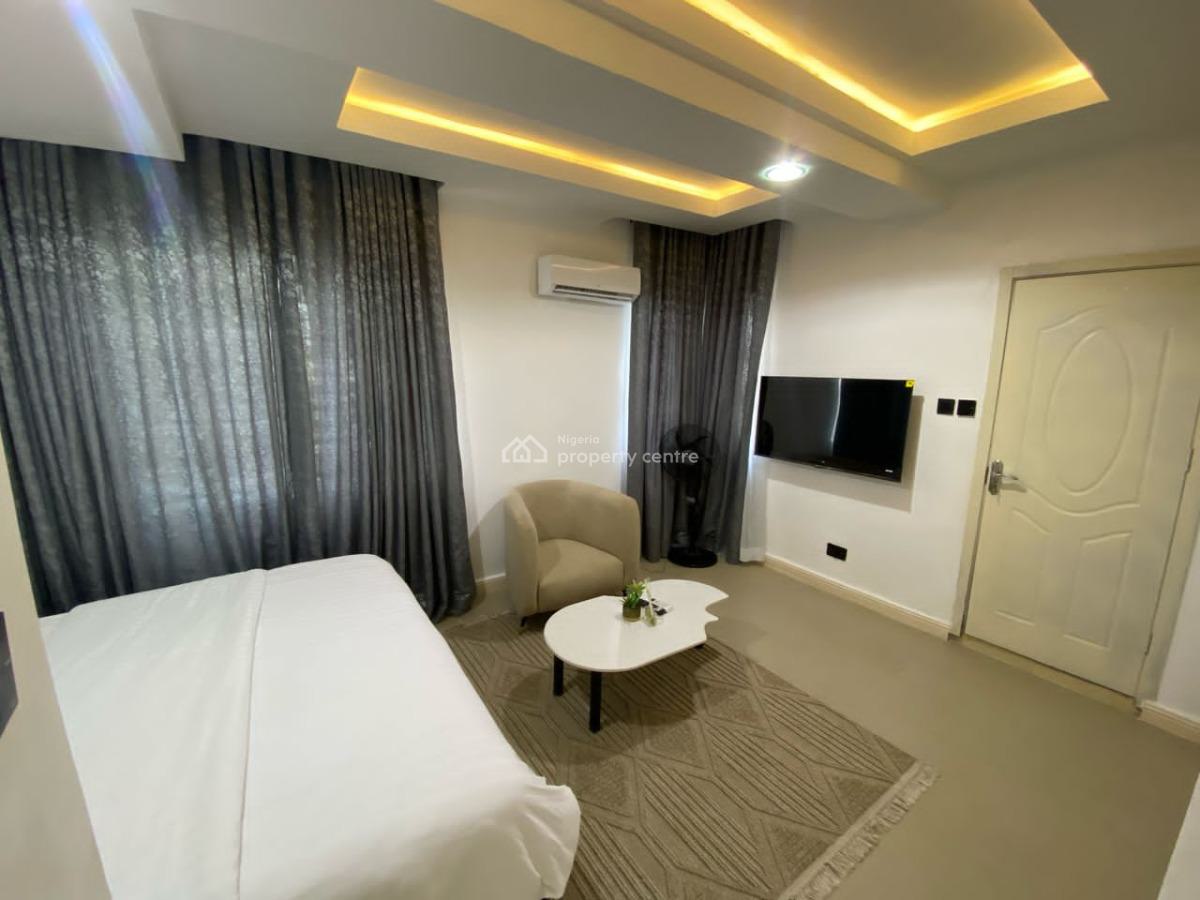 3 Bedrooms Apartment with Top Notch Furniture, Bq, Pool Etc, Victoria Island (vi), Lagos, Flat / Apartment for Sale