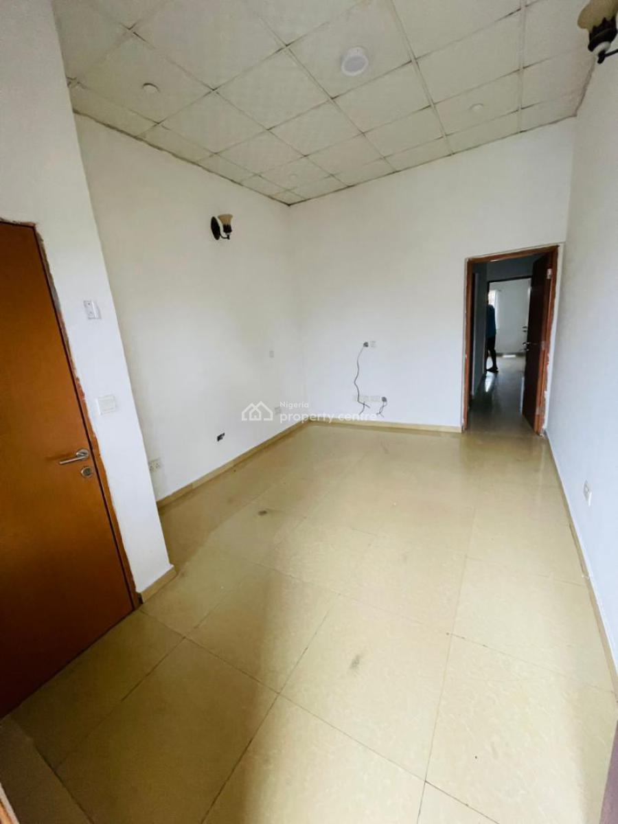 Luxury One Bedroom Apartment with 2 Toilets (upstairs), Ogidan, Ajah, Lagos, Flat / Apartment for Rent