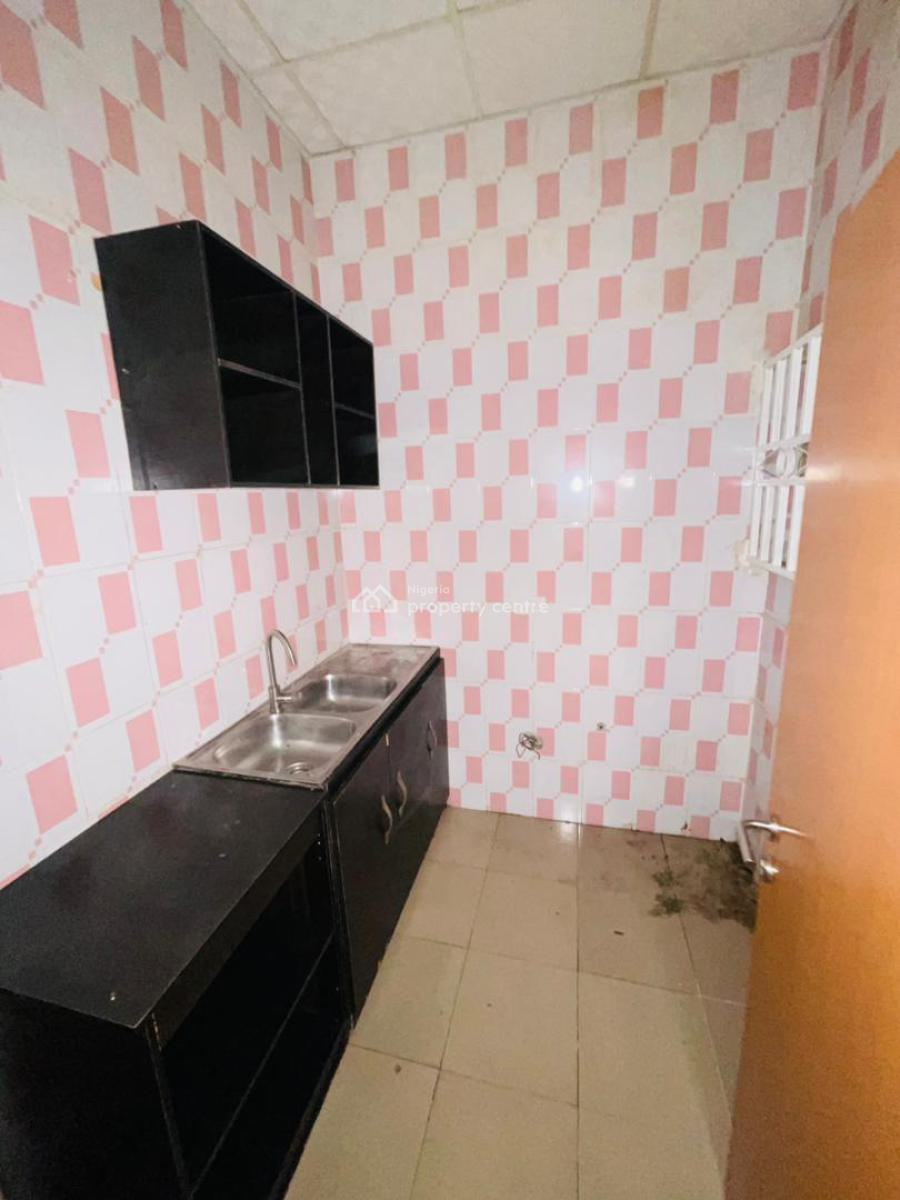 Luxury One Bedroom Apartment with 2 Toilets (upstairs), Ogidan, Ajah, Lagos, Flat / Apartment for Rent
