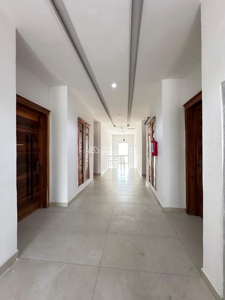 Spacious 2 Bedroom Apartment with Pool, Elevator and Gym., Lekki Phase 1, Lekki, Lagos, Flat / Apartment for Sale
