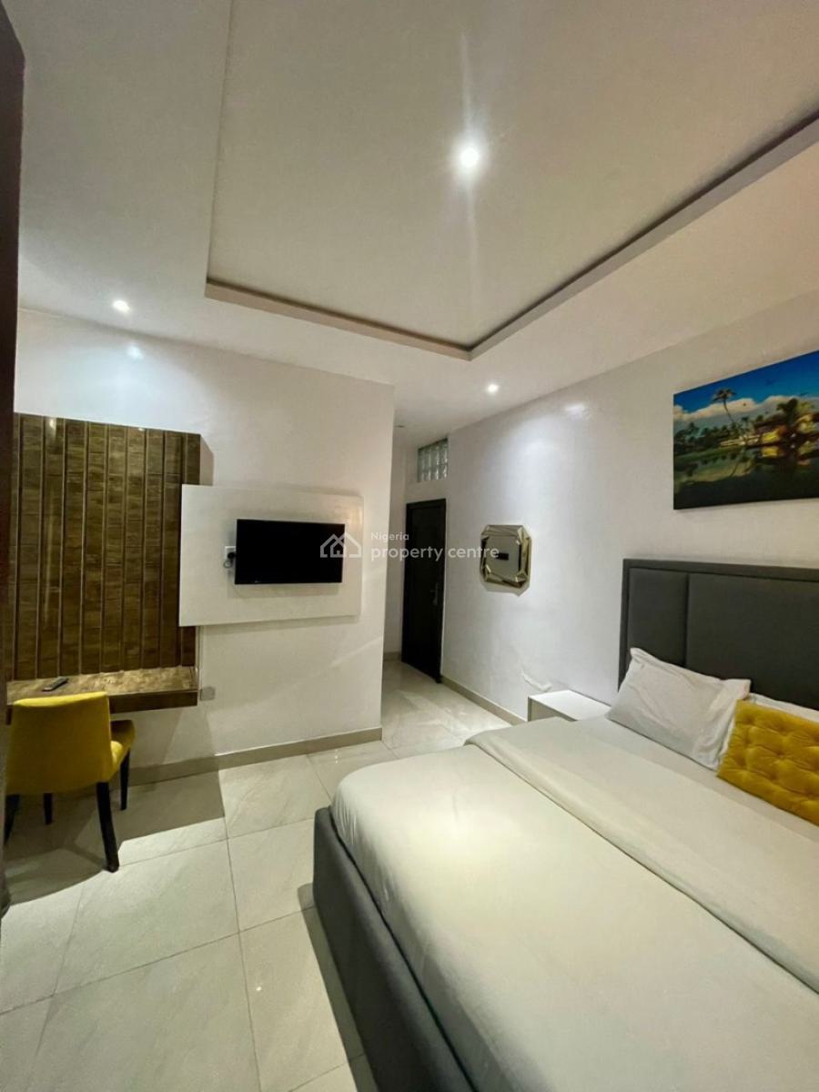 Luxury 3 Bedroom Apartment with Swimming Pool & Snooker, Lekki Phase 1, Lekki, Lagos, Flat / Apartment Short Let