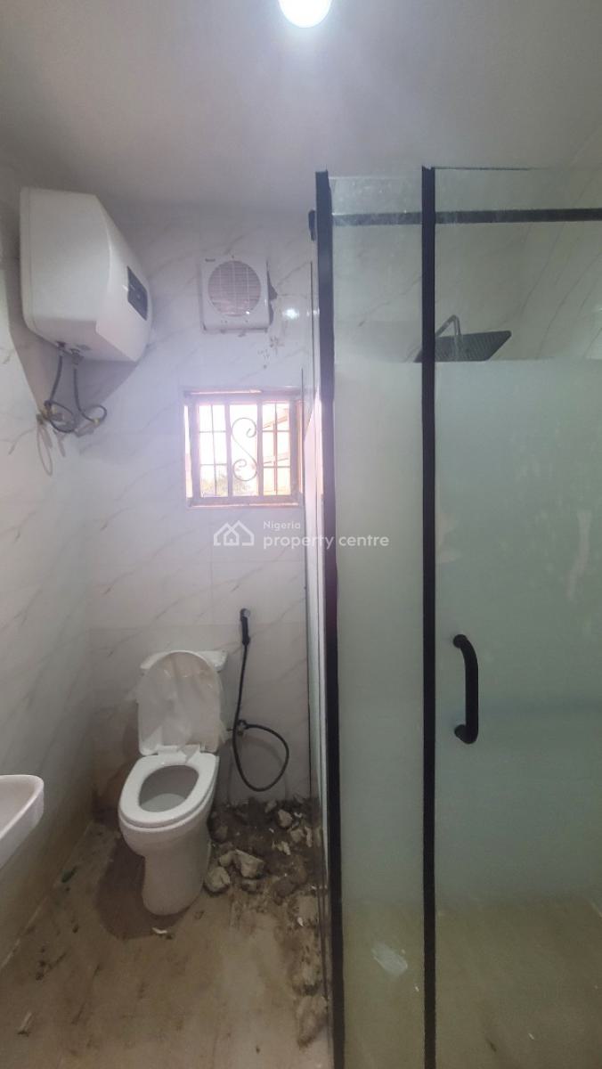 Massive Luxurious 3 Bedroom Flat, By Human Right Radio, Kaura, Abuja, Flat / Apartment for Rent