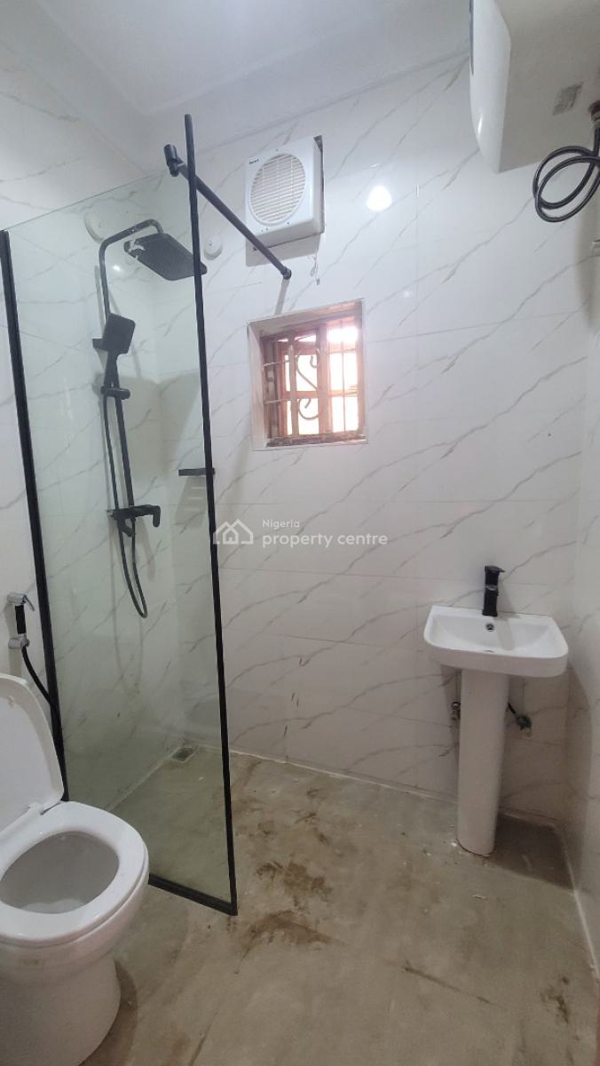 Massive Luxurious 3 Bedroom Flat, By Human Right Radio, Kaura, Abuja, Flat / Apartment for Rent