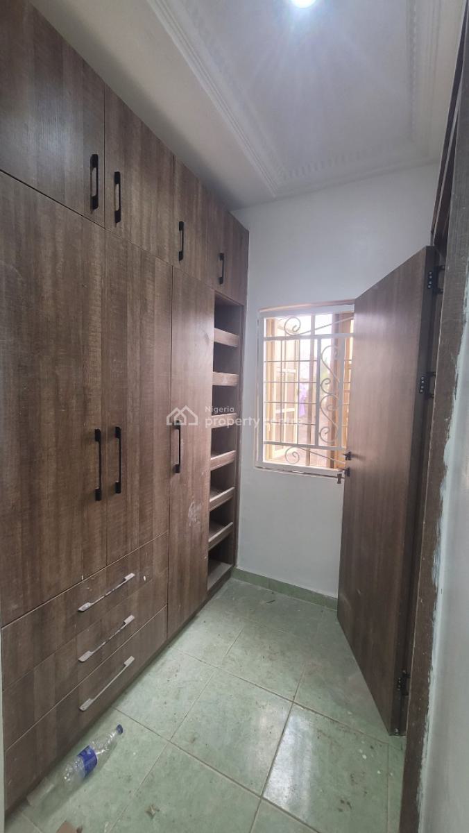 Massive Luxurious 3 Bedroom Flat, By Human Right Radio, Kaura, Abuja, Flat / Apartment for Rent