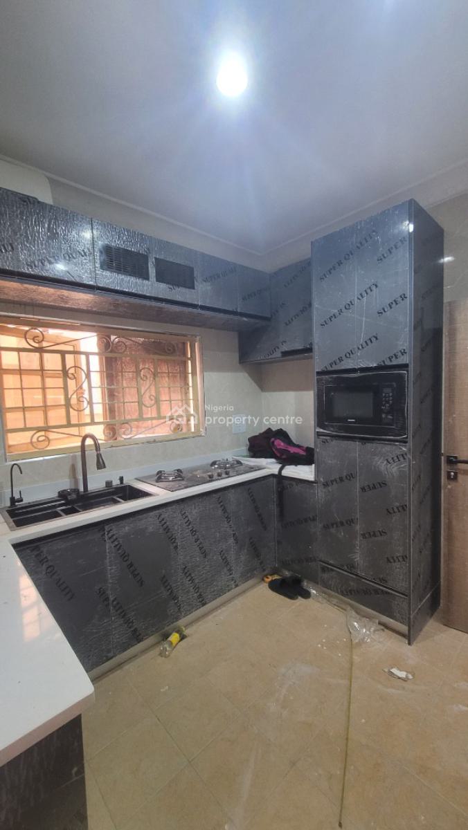 Massive Luxurious 3 Bedroom Flat, By Human Right Radio, Kaura, Abuja, Flat / Apartment for Rent