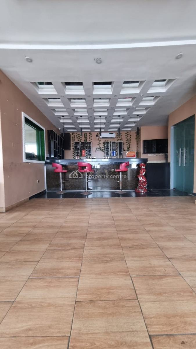 Lounge Space in a Busy and Environment, Lekki County, Lekki, Lagos, Restaurant / Bar for Rent