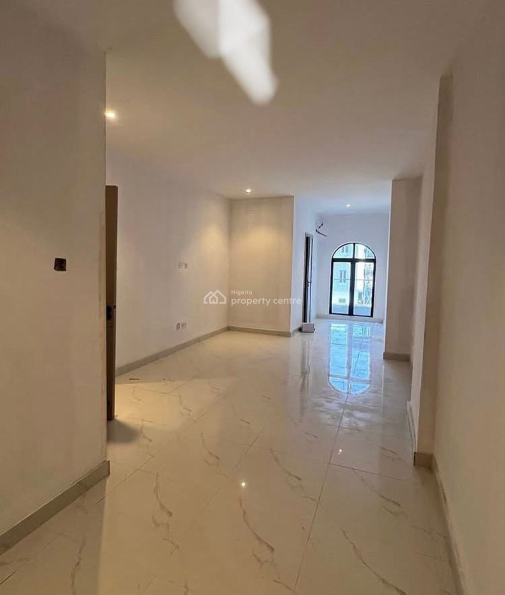 2 Bedroom Apartment with Communal Swimming Pool, Lekki Phase 1, Lekki, Lagos, Flat / Apartment for Sale