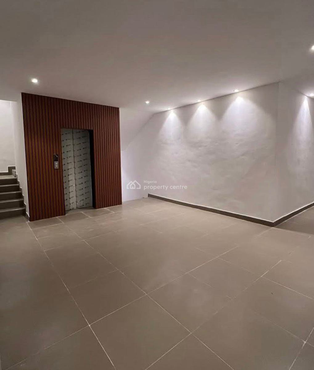 2 Bedroom Apartment with Communal Swimming Pool, Lekki Phase 1, Lekki, Lagos, Flat / Apartment for Sale