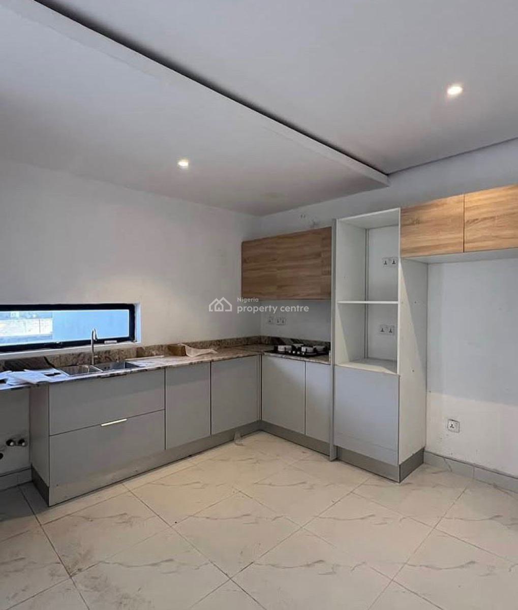 2 Bedroom Apartment with Communal Swimming Pool, Lekki Phase 1, Lekki, Lagos, Flat / Apartment for Sale