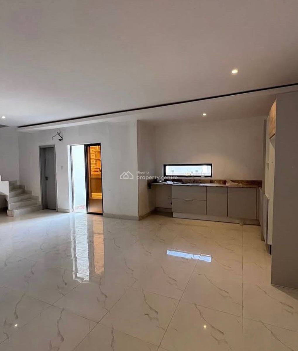 2 Bedroom Apartment with Communal Swimming Pool, Lekki Phase 1, Lekki, Lagos, Flat / Apartment for Sale