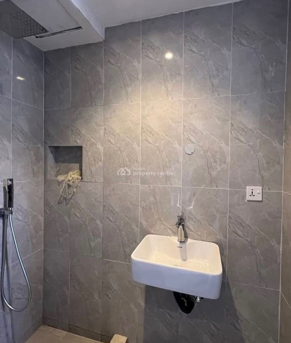 2 Bedroom Apartment with Communal Swimming Pool, Lekki Phase 1, Lekki, Lagos, Flat / Apartment for Sale
