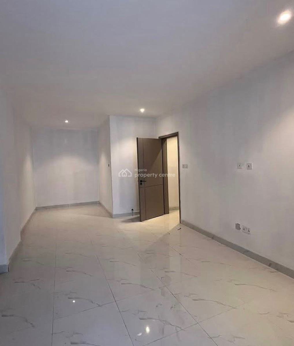 2 Bedroom Apartment with Communal Swimming Pool, Lekki Phase 1, Lekki, Lagos, Flat / Apartment for Sale