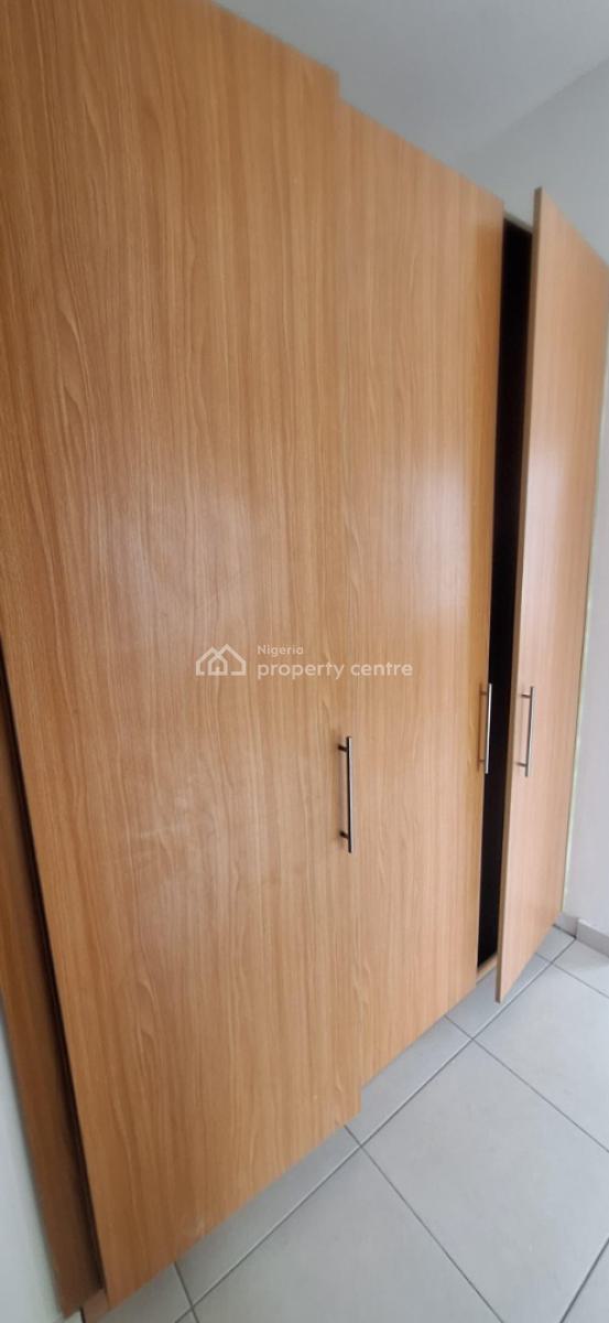 Luxury Living Well-maintained 3-bedroom Apartment, Ikate, Lekki, Lagos, Flat / Apartment for Rent