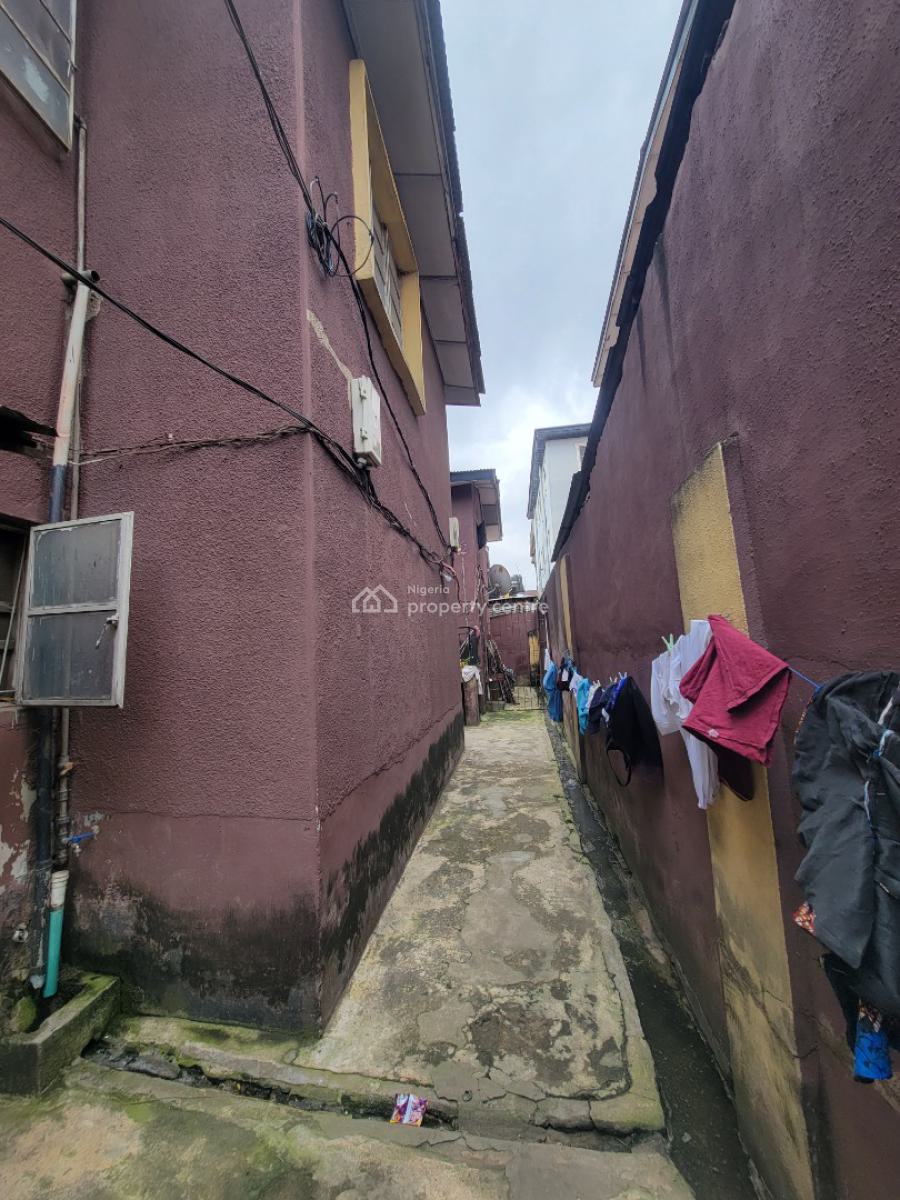 6 Units of Flats, Papa Ajao, Mushin, Lagos, Block of Flats for Sale